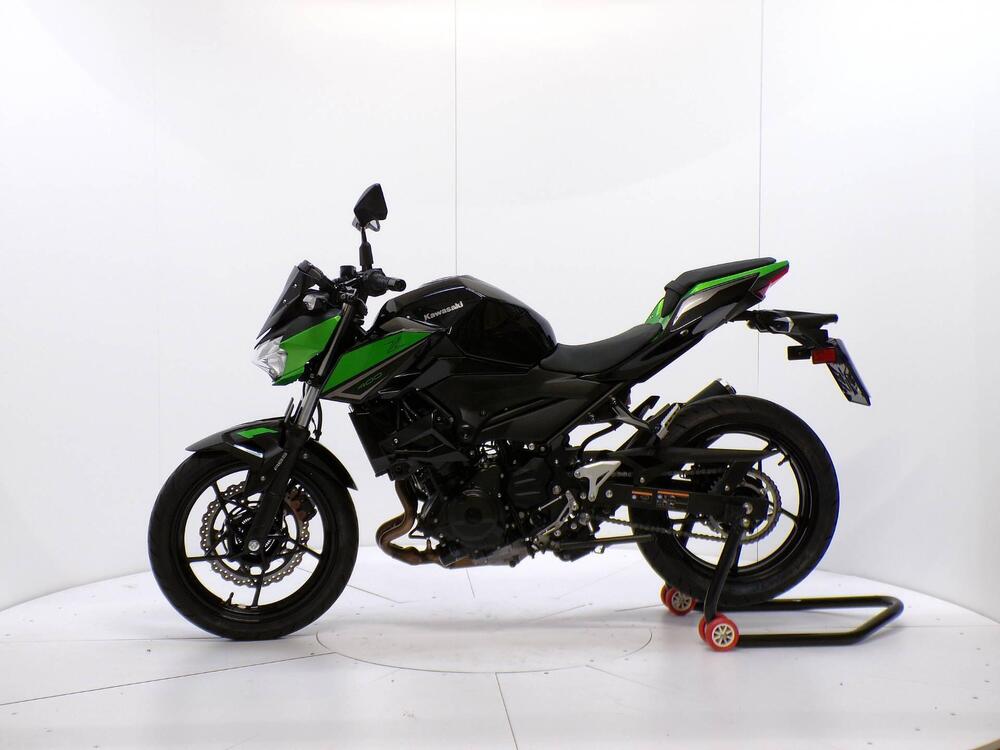 Kawasaki Z 400 (2023) (4)