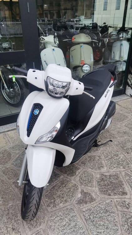 Piaggio Medley 200 S (2025) (2)