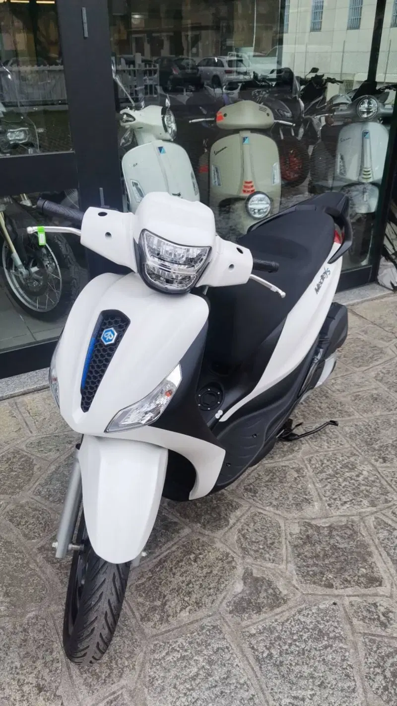 Piaggio Medley 200 S (2025 - 26) (2)