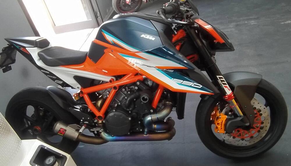 KTM 1290 Super Duke RR (2021) (2)