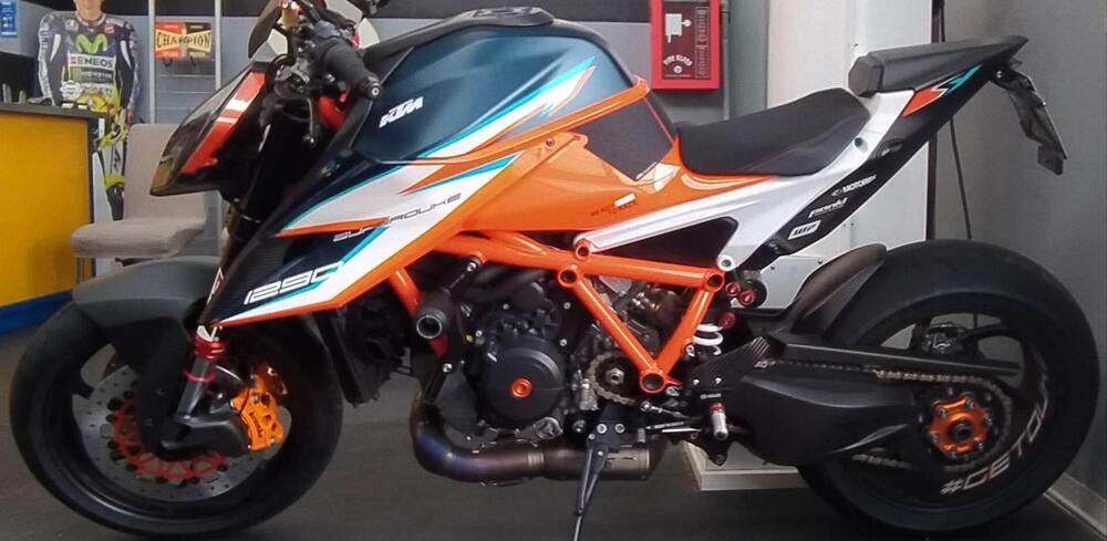 KTM 1290 Super Duke RR (2021) (3)