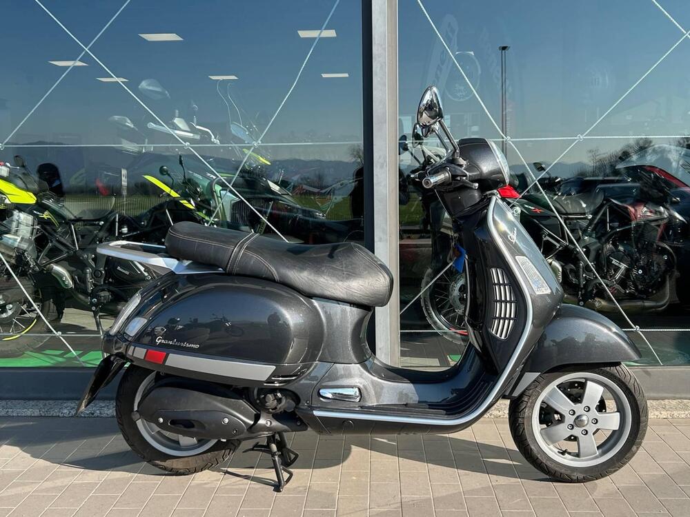 Vespa Granturismo 200 L (2)