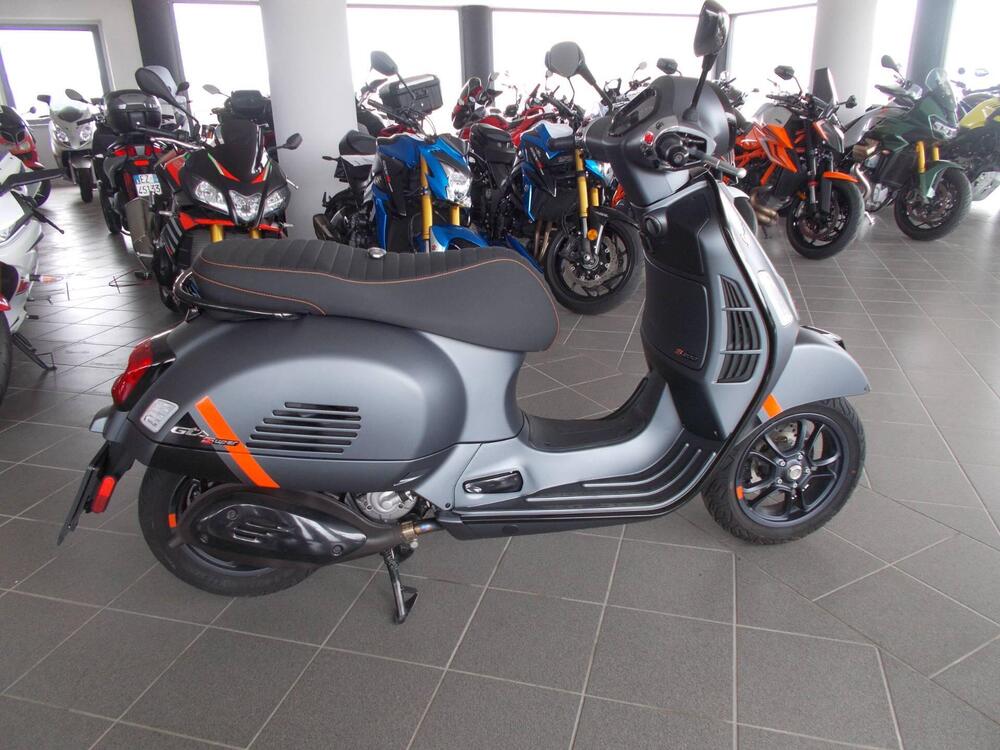 Vespa GTS 300 Super Sport (2023 - 24) (2)