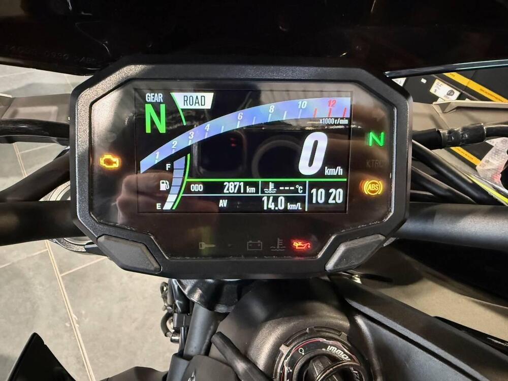 Kawasaki Z 900 (2021 - 24) (2)