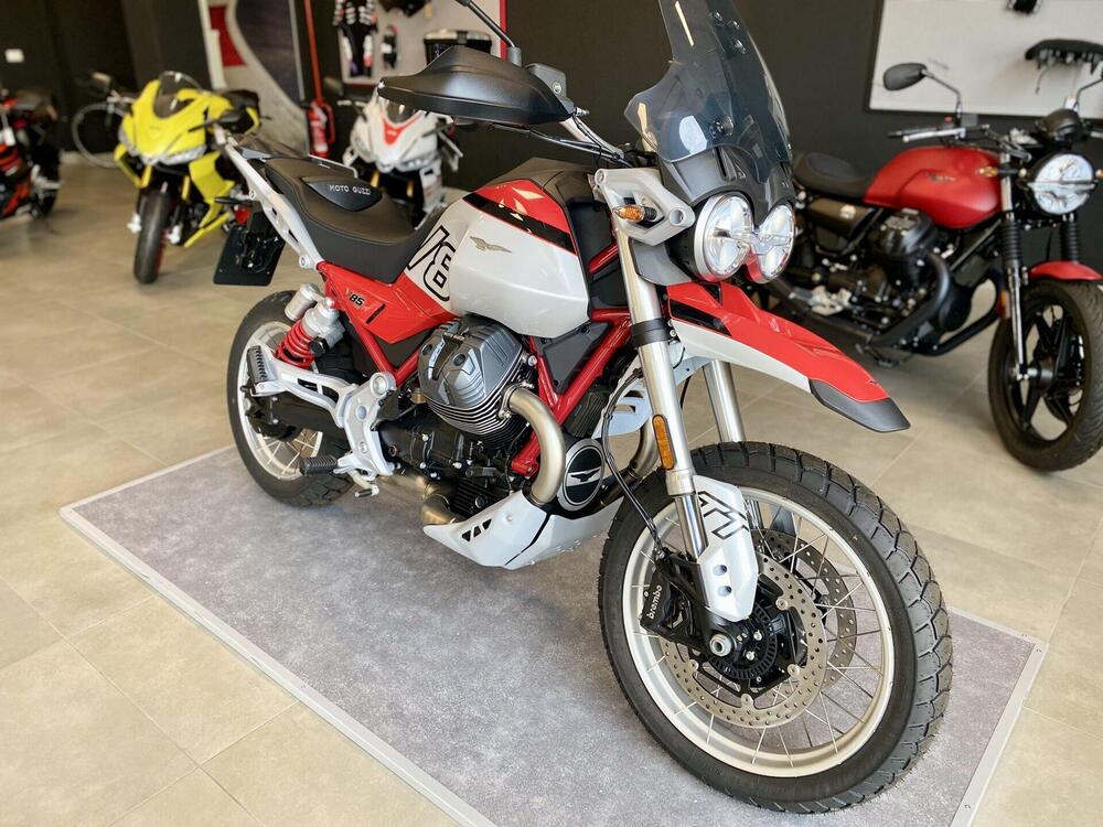 Moto Guzzi V85 TT (2024 - 25) (2)