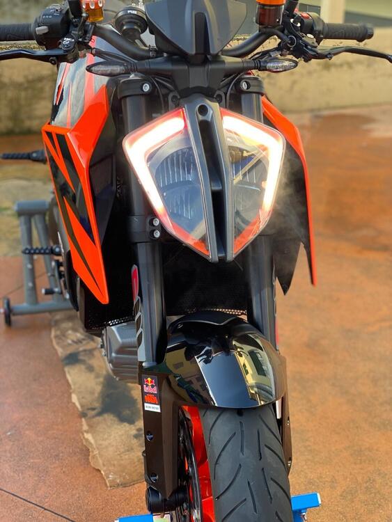 KTM 1290 Super Duke R (2019) (2)