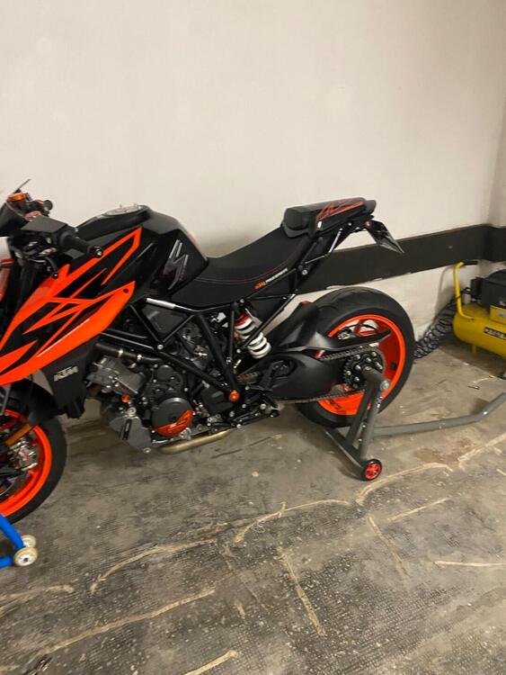 KTM 1290 Super Duke R (2019) (3)