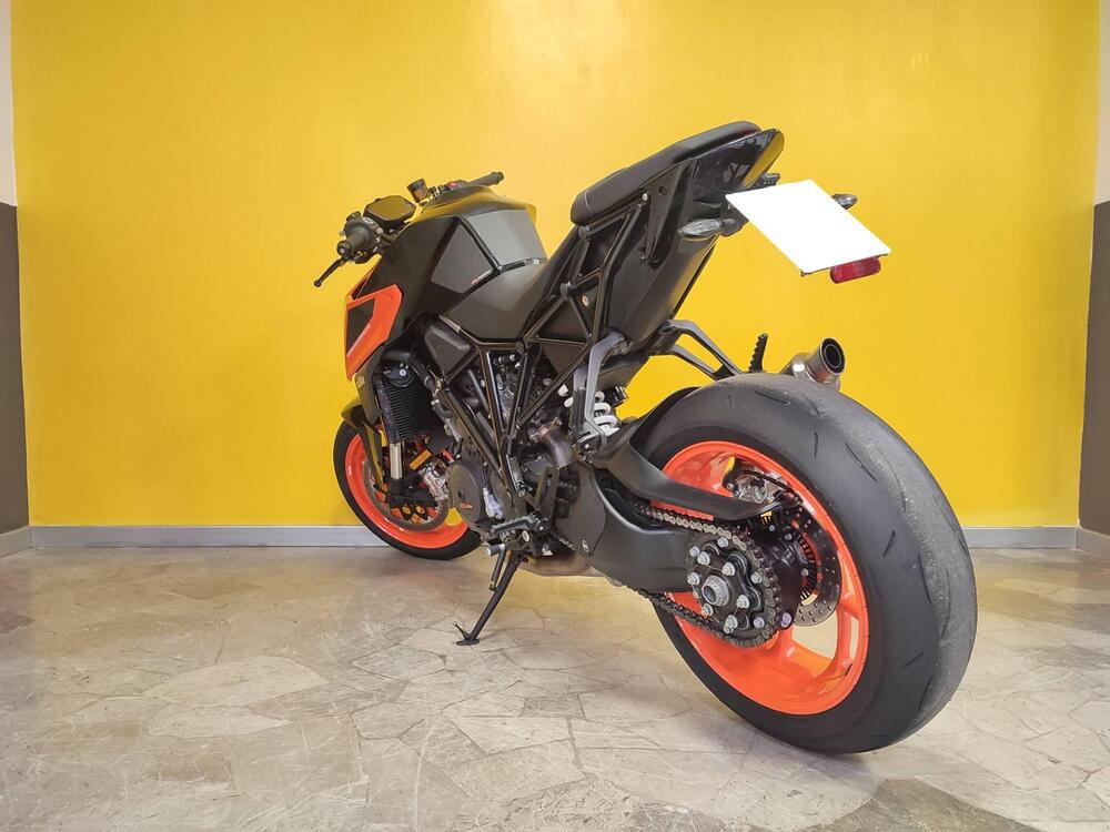 KTM 1290 Super Duke R (2019) (4)