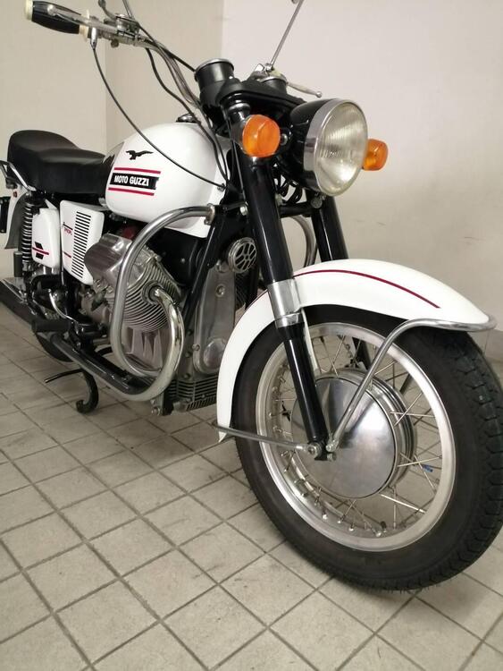 Moto Guzzi V7 (3)