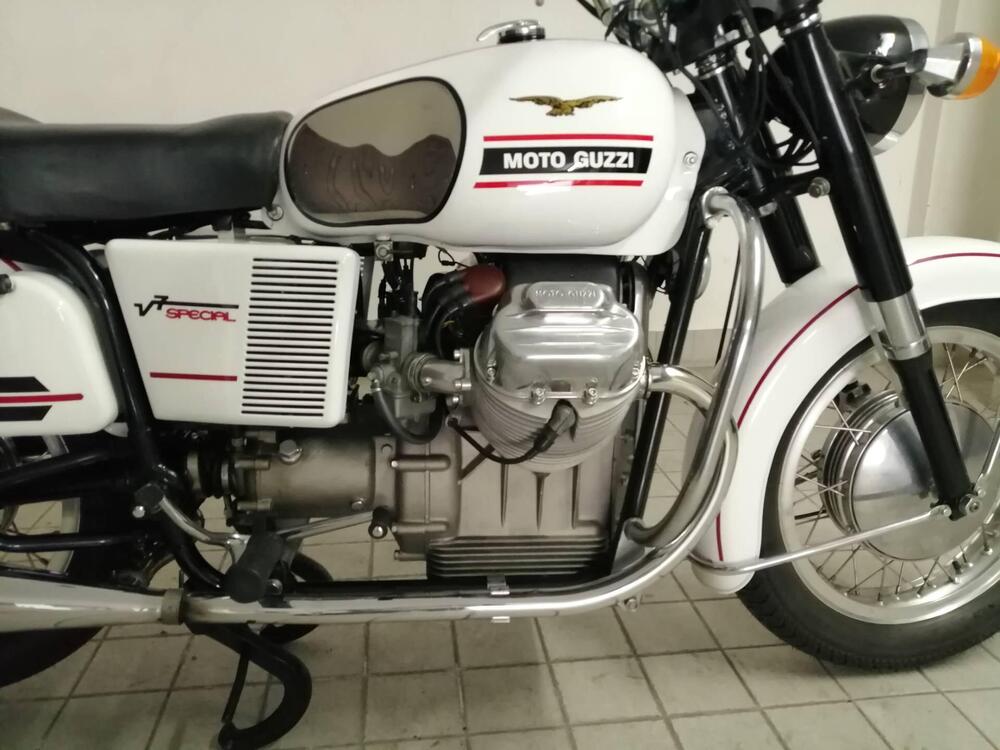 Moto Guzzi V7 (4)