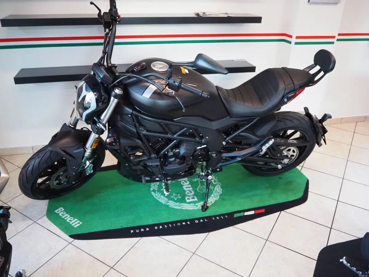 Benelli 502 C (2021 - 25) (11)
