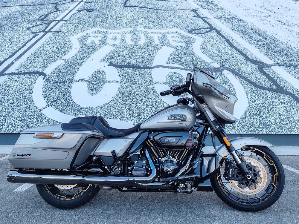 Harley-Davidson CVO Street Glide (2023)