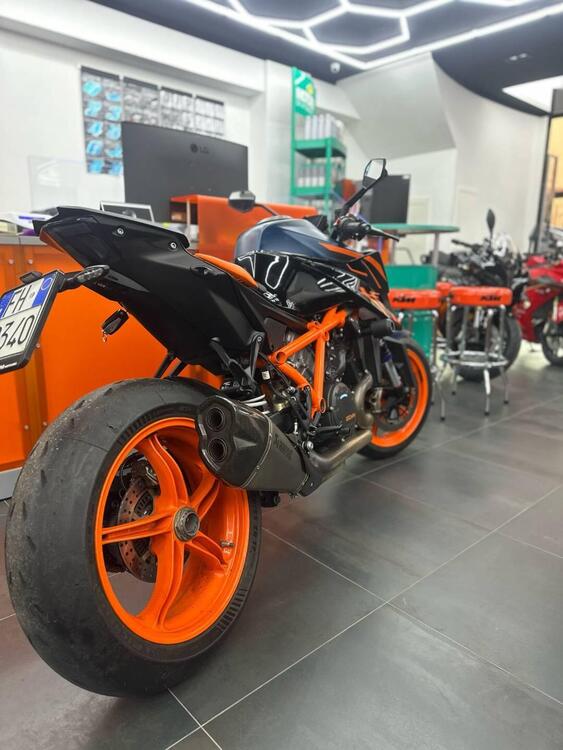 KTM 1290 Super Duke R (2022 - 23) (3)