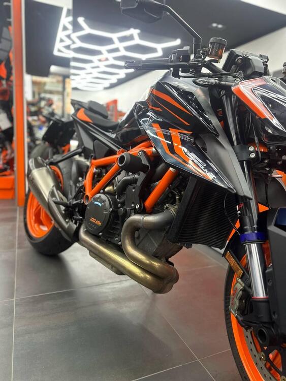 KTM 1290 Super Duke R (2022 - 23) (4)