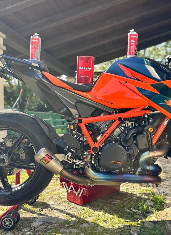 KTM 1290 Super Duke R (2021) (4)