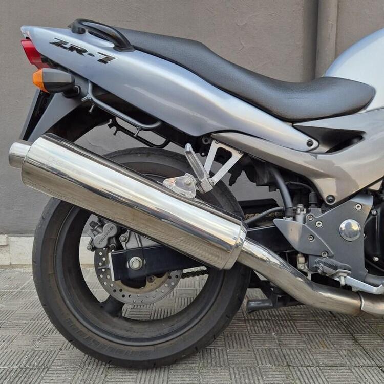 Kawasaki ZR-7 (1999 - 00) (2)