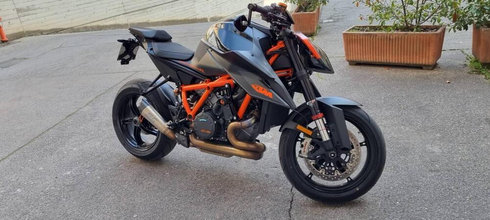 KTM 1290 Super Duke R (2021)