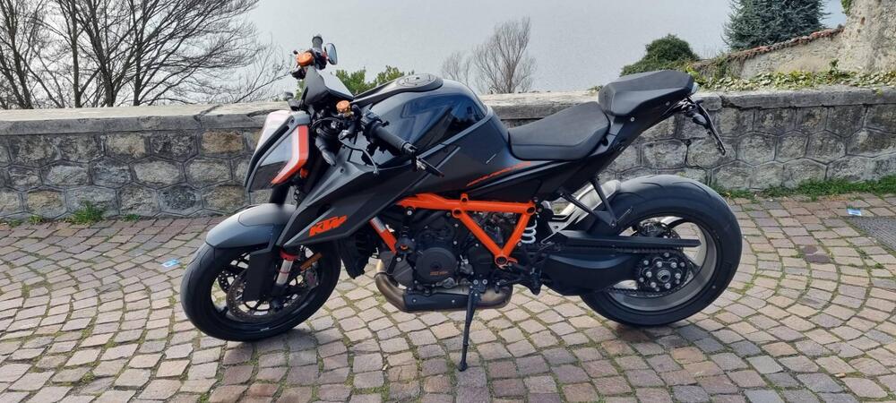 KTM 1290 Super Duke R (2021) (3)