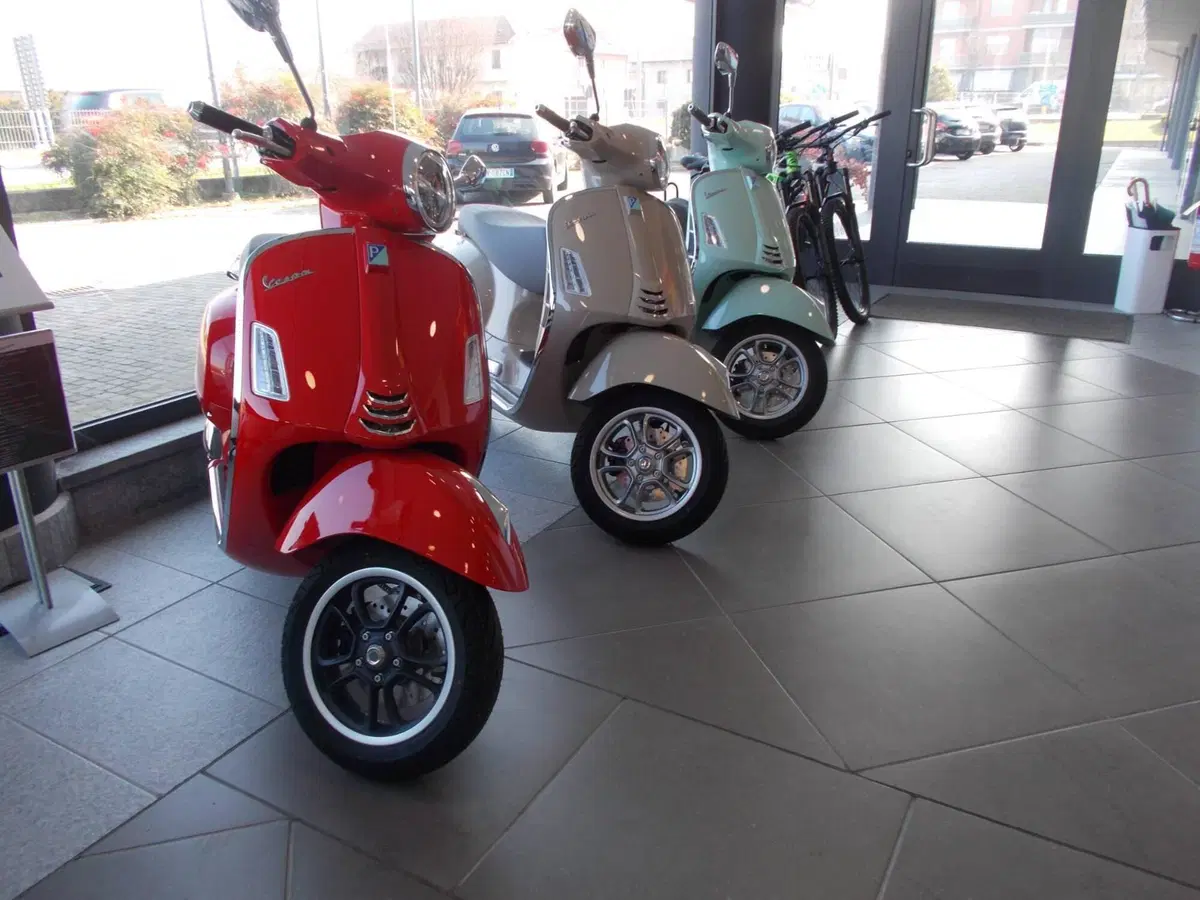 Vespa GTS 310 Supersport (2025 - 26) (2)