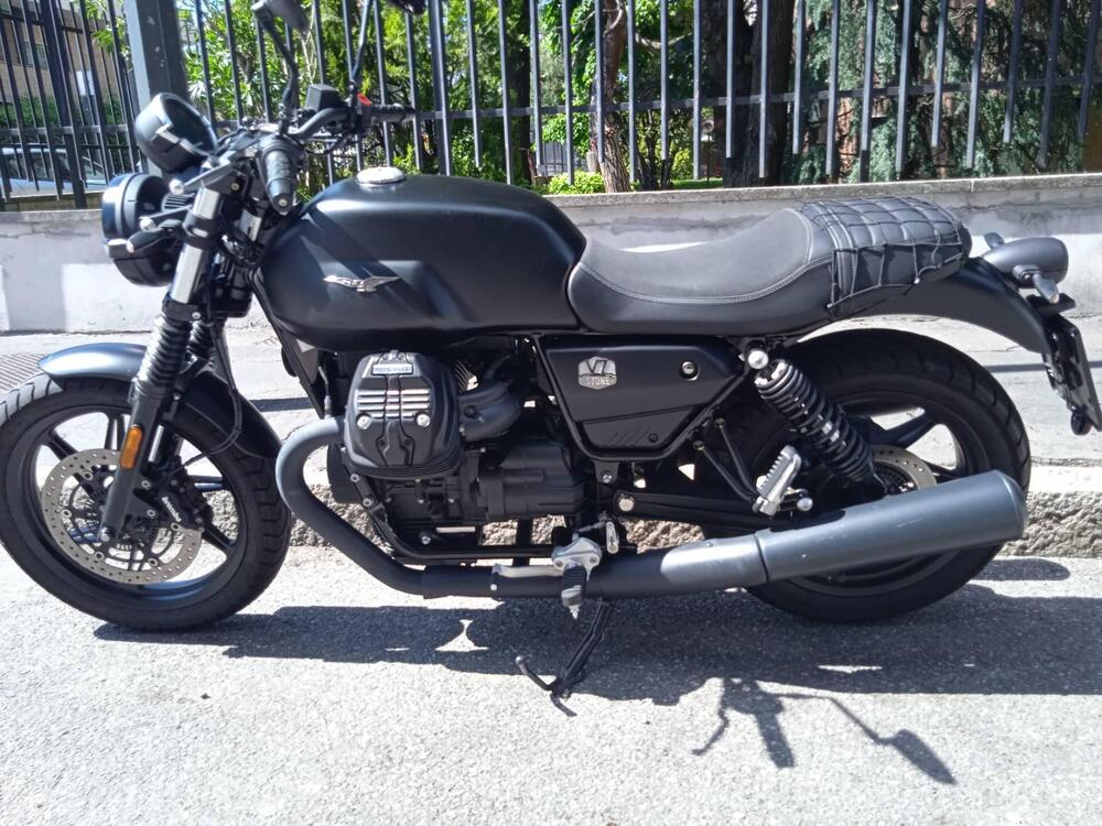 Moto Guzzi V7 850 Stone Special Abs (2021) (2)