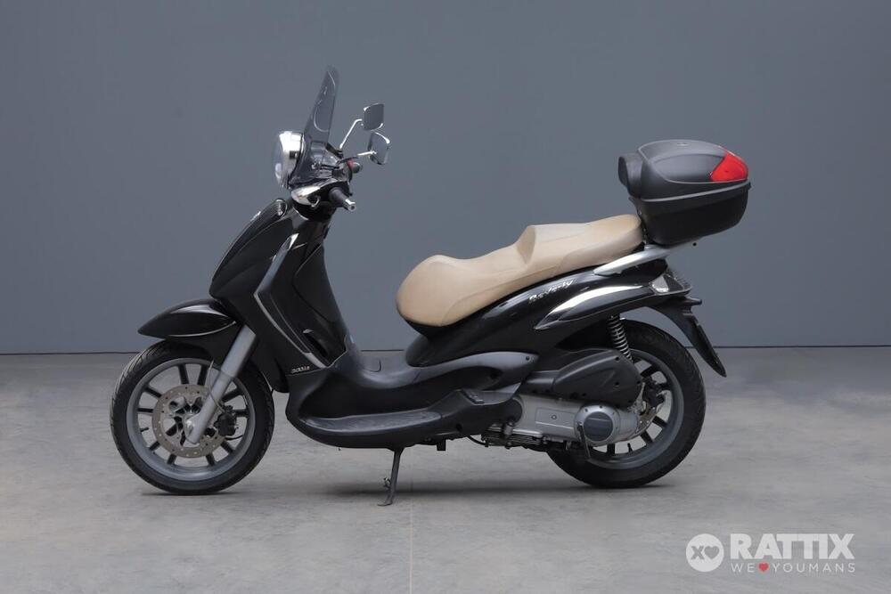 Piaggio Beverly Tourer 300 (3)