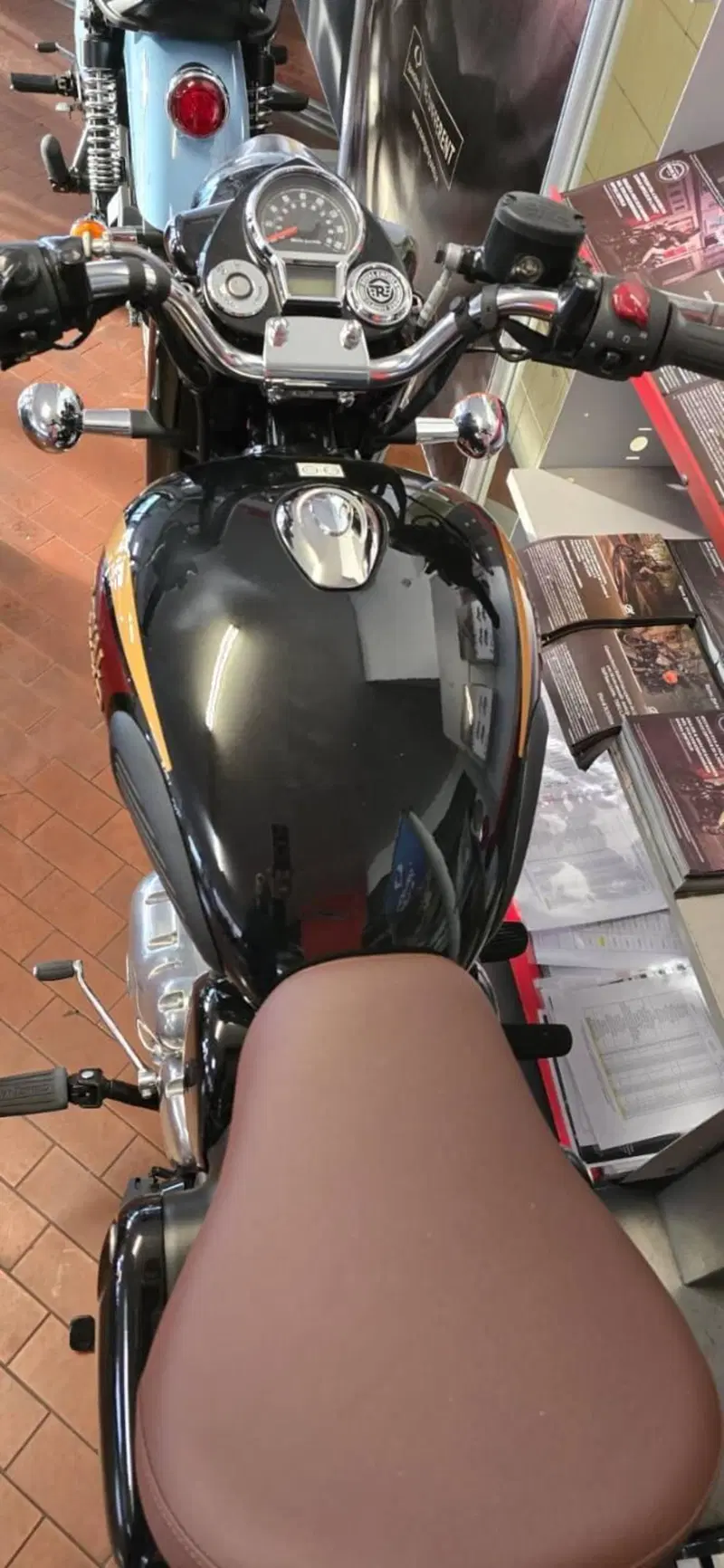 Royal Enfield Classic 350 (2021 - 26) (4)