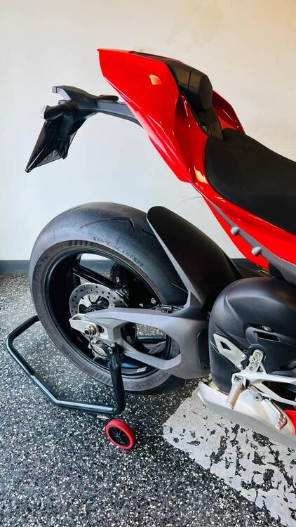 Ducati Panigale V4 S (2025) (4)