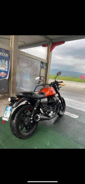 Moto Guzzi V7 850 Stone Special Abs (2021) (4)