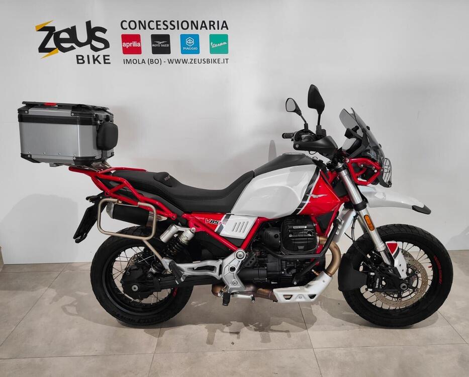 Moto Guzzi V85 TT Evocative Graphics (2019 - 20) (4)