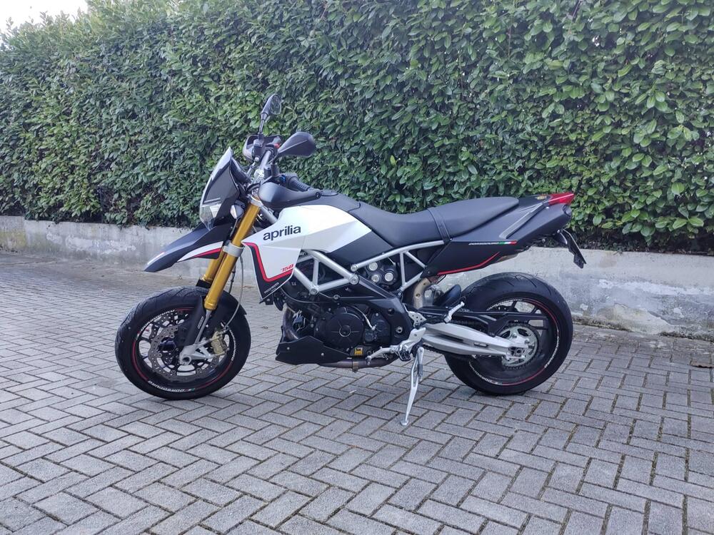 Aprilia Dorsoduro 750 ABS (2009 - 17) (2)