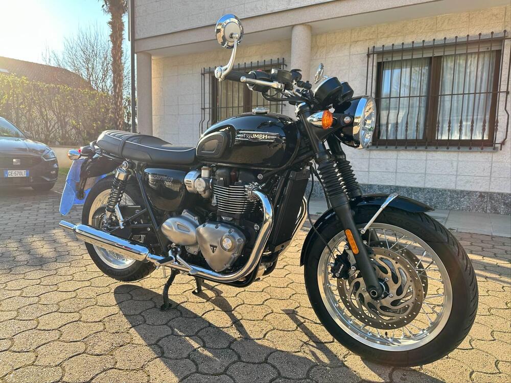 Triumph Bonneville T120 (2021 - 25) (3)