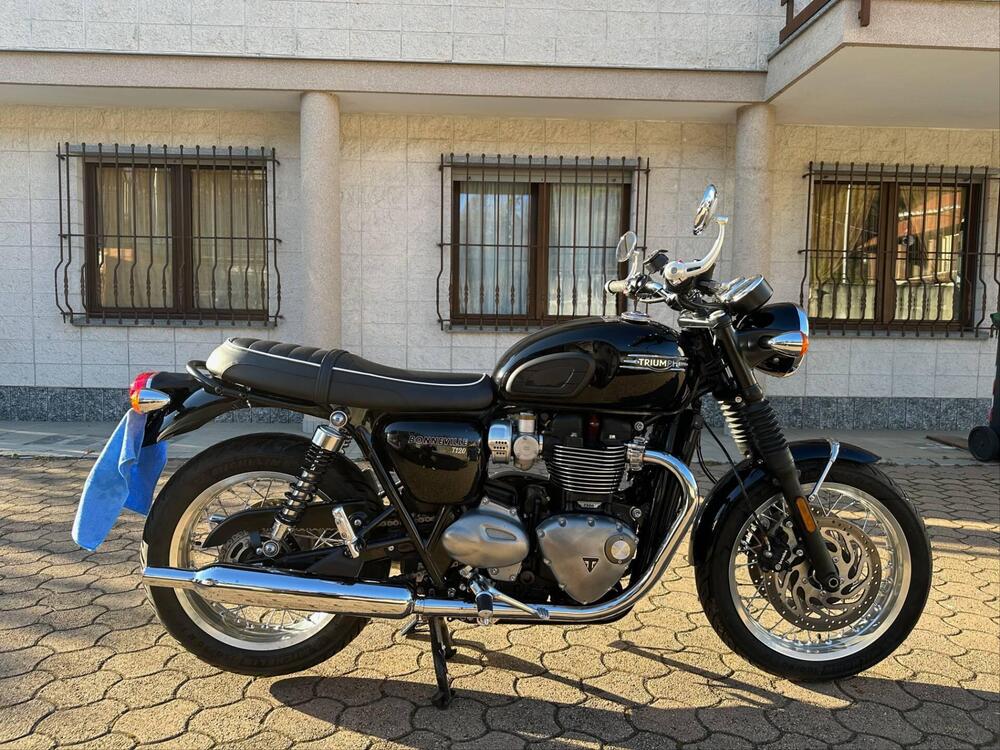 Triumph Bonneville T120 (2021 - 25) (4)