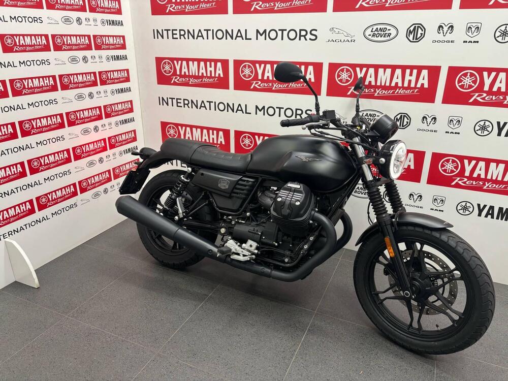 Moto Guzzi V7 III Stone Night Pack (2019 - 20) (2)