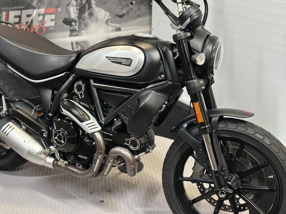 Ducati Scrambler 800 Icon Dark (2021 - 22) (2)