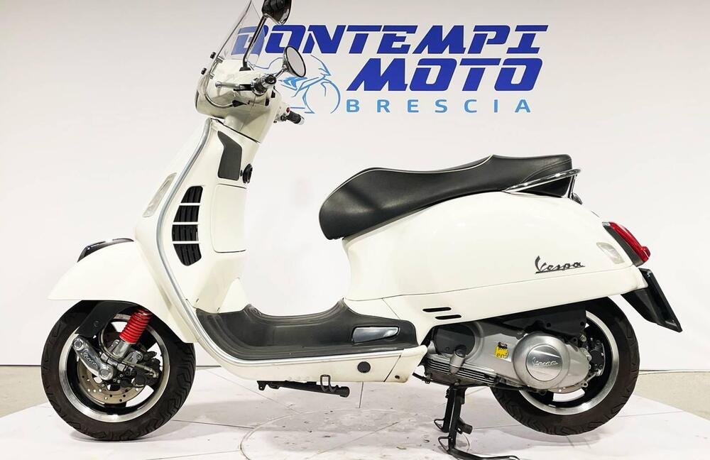 Vespa GTS 300 (2017 - 18) (2)