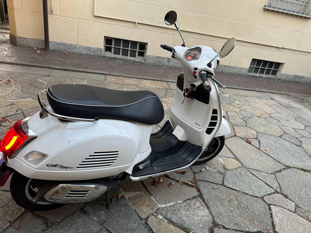 Vespa GTS 300 Super Hpe (2021 - 22) (2)