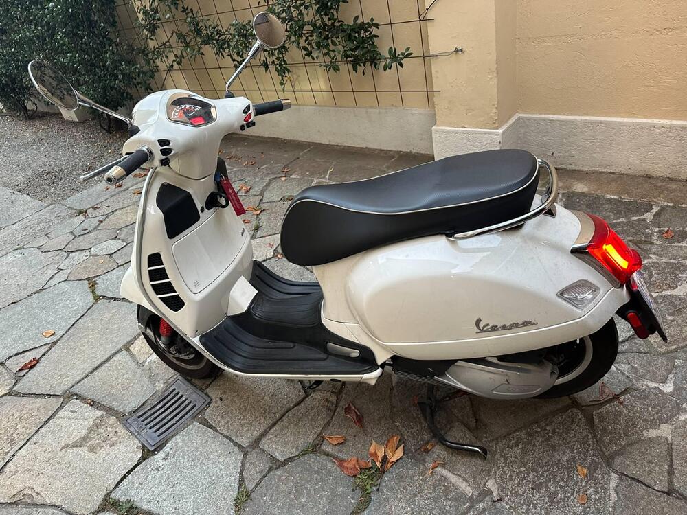 Vespa GTS 300 Super Hpe (2021 - 22) (3)