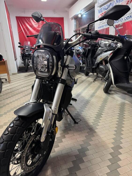 Voge Trofeo 300ACX Scrambler (2021 - 25) (3)