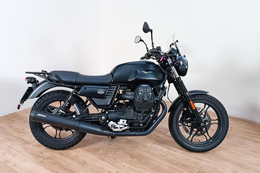 Moto Guzzi V7 III Stone (2017 - 20)