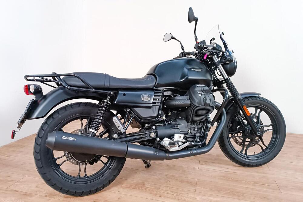 Moto Guzzi V7 III Stone (2017 - 20) (3)