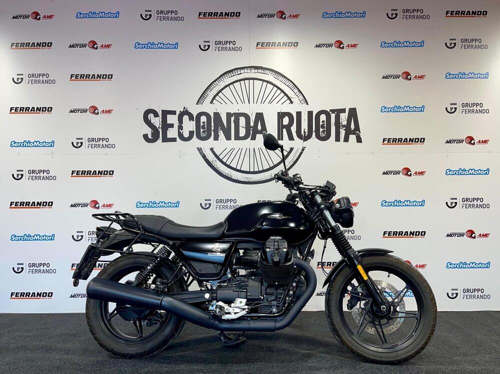 Moto Guzzi V7 Stone (2021 - 25)