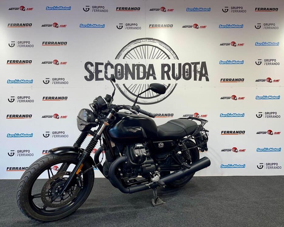 Moto Guzzi V7 Stone (2021 - 25) (4)