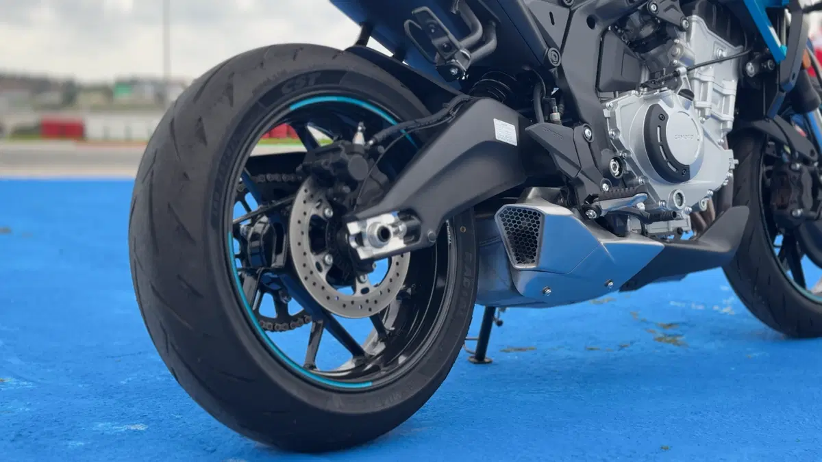 CFMOTO 675NK TEST [VIDEO E GALLERY] (3)