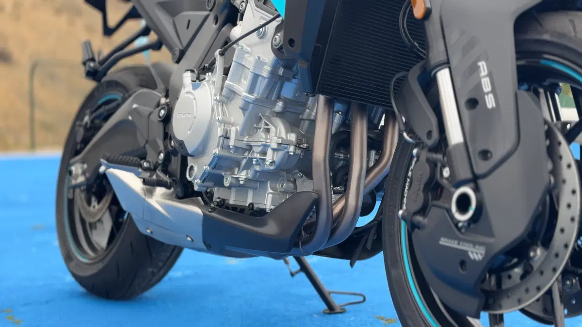 CFMOTO 675NK TEST [VIDEO E GALLERY] (8)