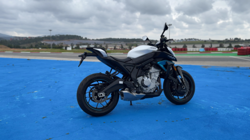 CFMOTO 675NK TEST: come va la prima naked 3 cilindri della Casa cinese. La prova in pista, Pro e Contro [GALLERY] (6)