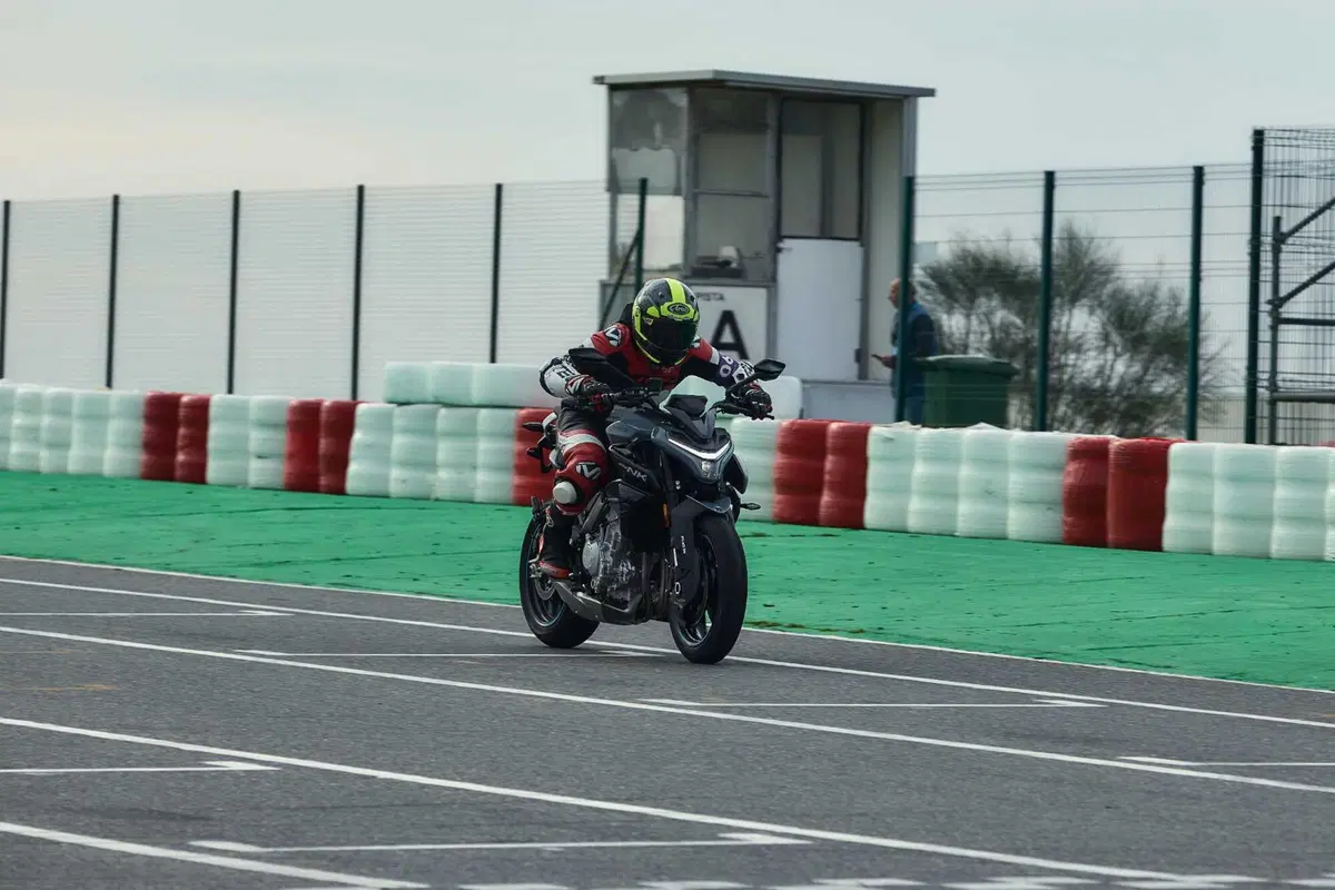 CFMOTO 675NK TEST [VIDEO E GALLERY] (2)