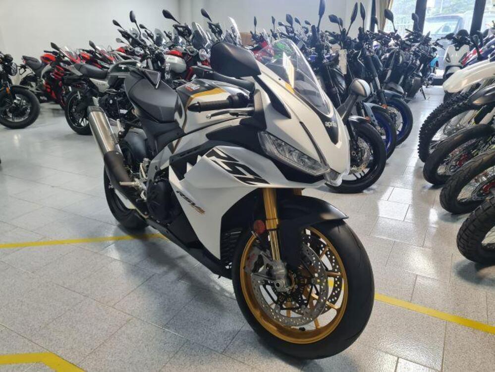 Aprilia RSV4 1100 Factory (2021 - 24) (2)