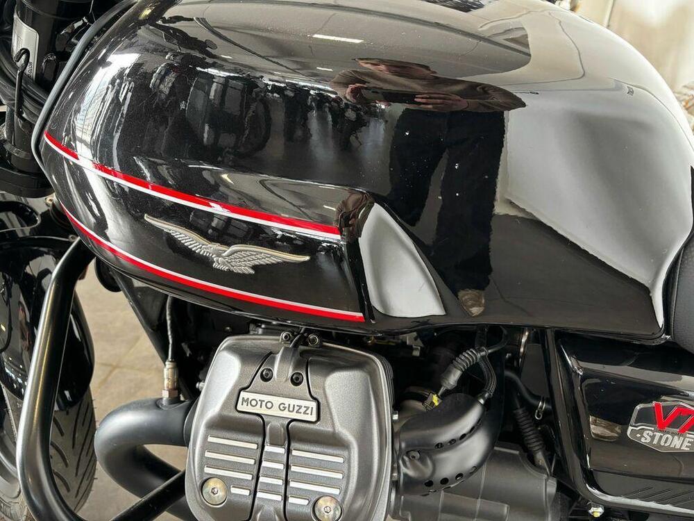 Moto Guzzi V7 850 Stone Special Abs (2021) (5)