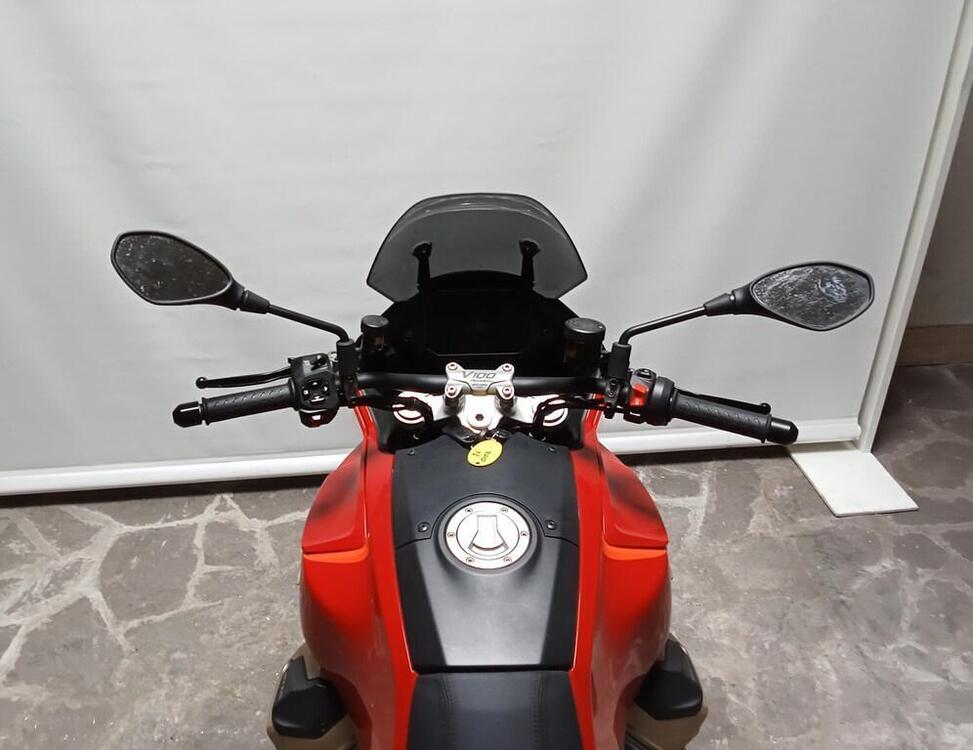 Moto Guzzi V100 Mandello (2023 - 24) (5)