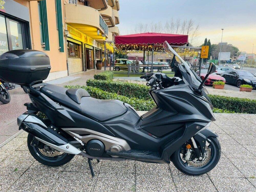 Kymco AK 550 ETS (2021 - 25) (2)